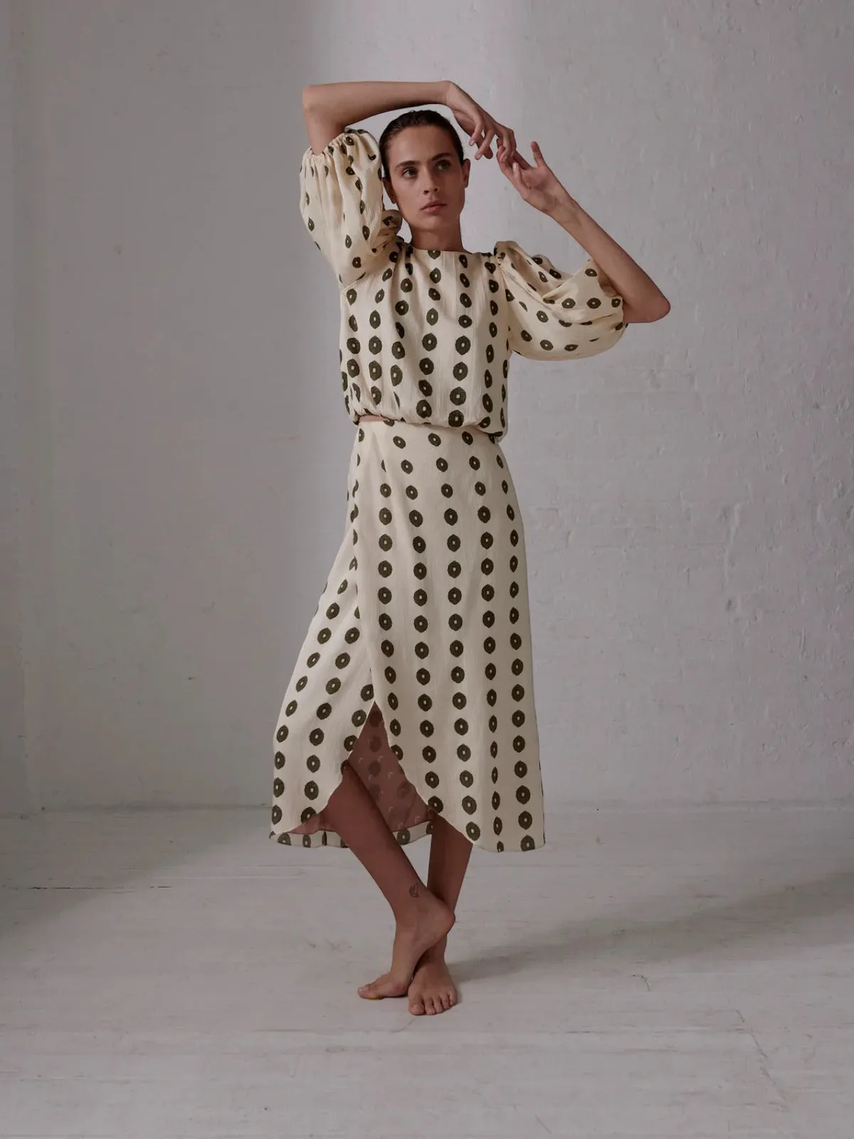 Amaime Silk Martellato Midi Skirt | Ivory Green Chintz