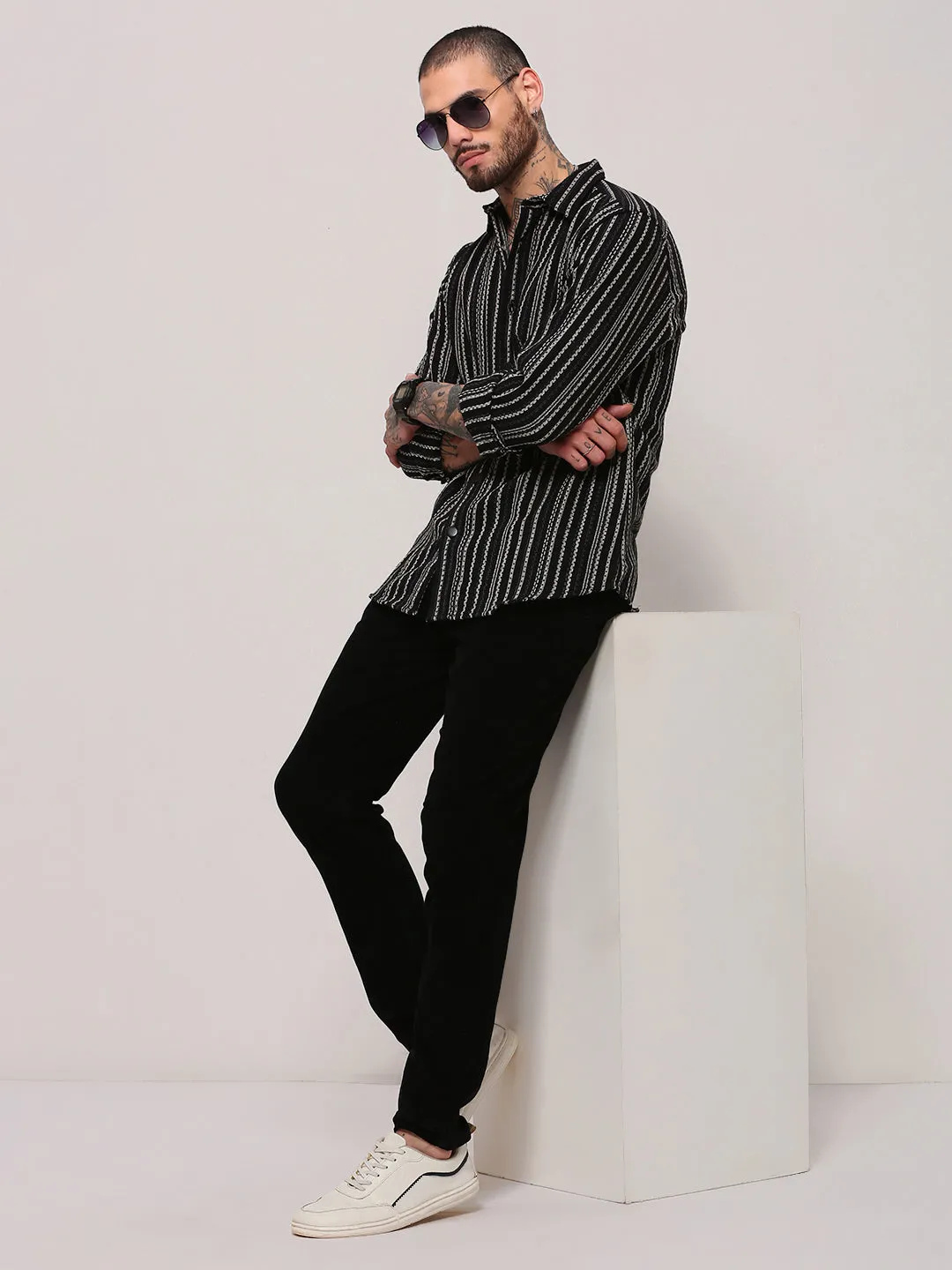 Men Black Spread Collar Striped Shacket